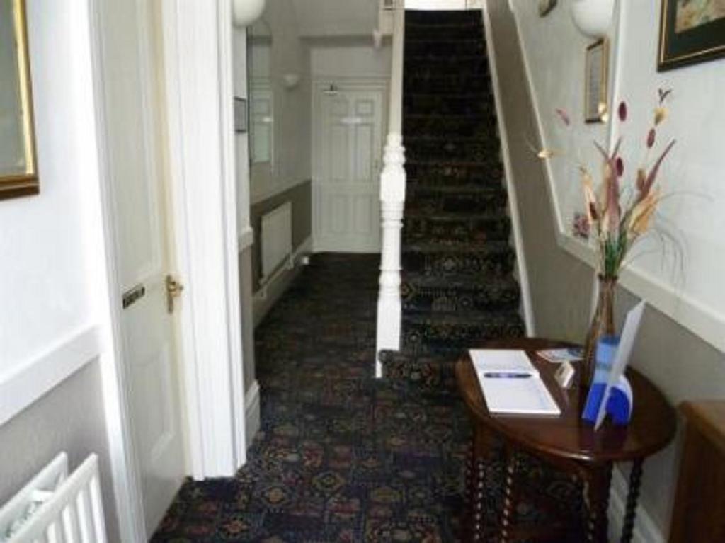 Sandy Bay Guest House Борнмут Экстерьер фото