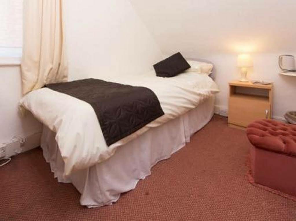 Sandy Bay Guest House Борнмут Экстерьер фото